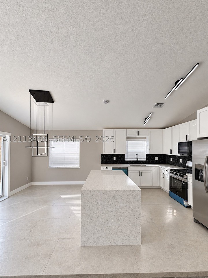 2434 Adams St #0 - Photo 4 of 18