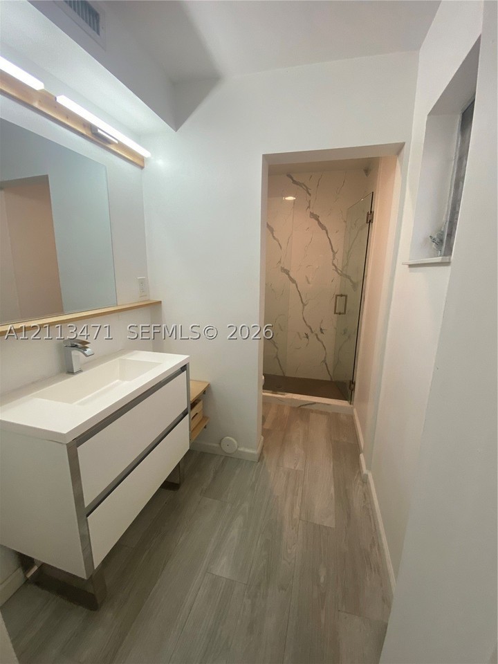 1131 Ne 17th Way #1 - Photo 4 of 26