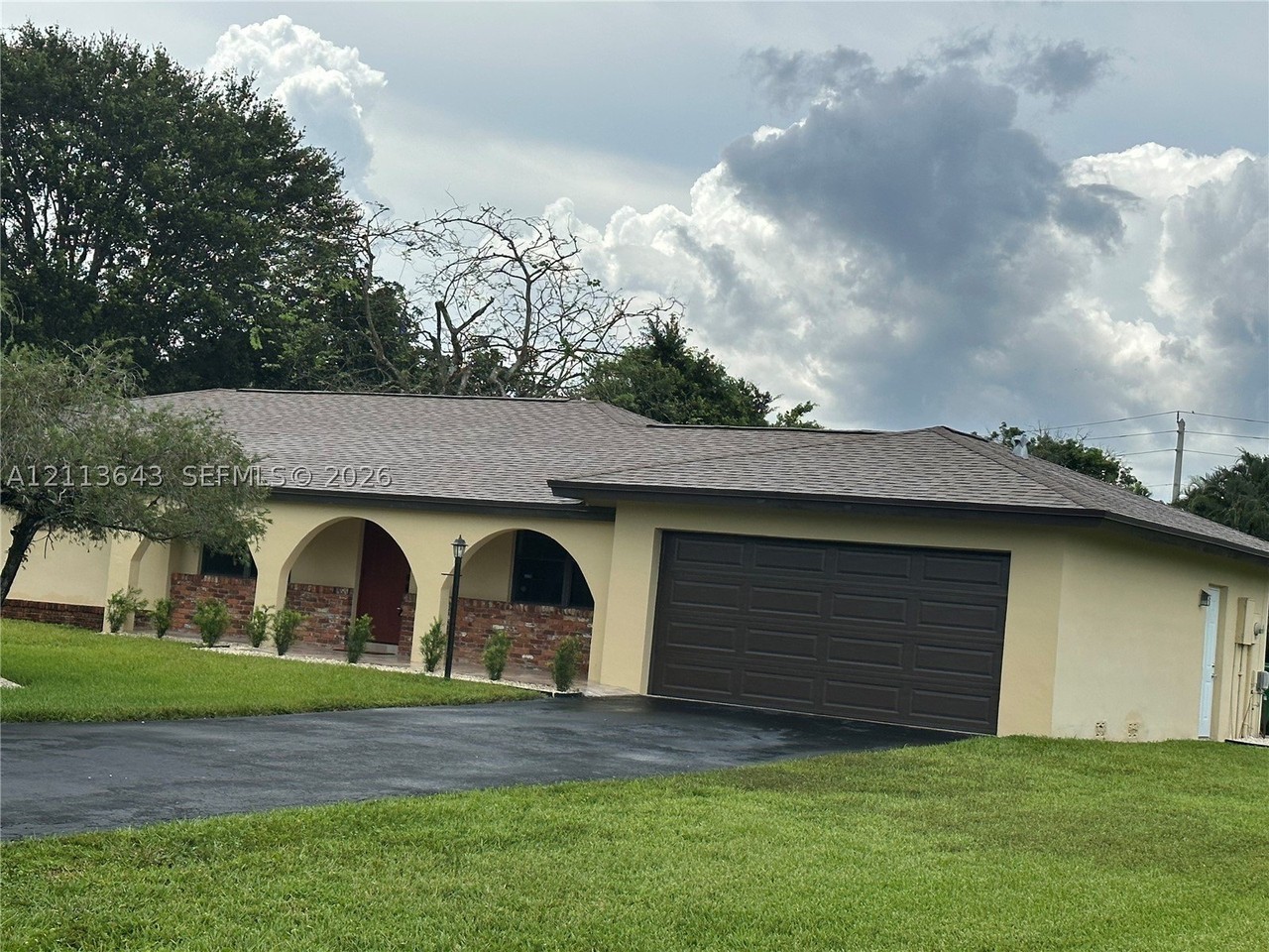 13011 Sw 14th Pl - Photo 2 of 43