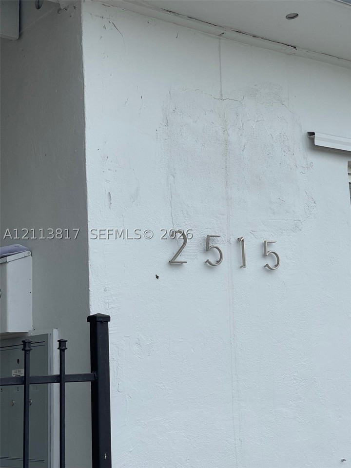 2515 Nw 52nd St #1 - Photo 2 of 11