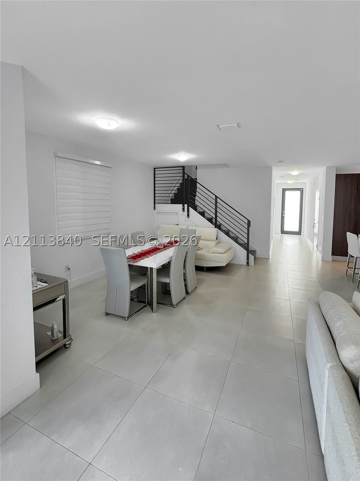 13623 Sw 157th Ct #13623 - Photo 3 of 17