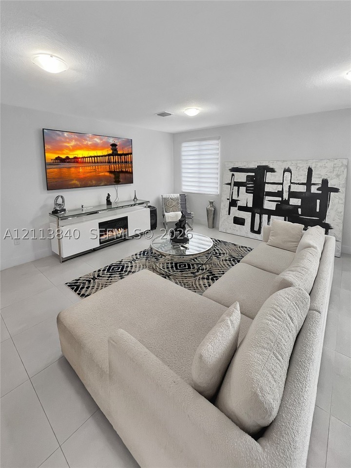 13623 Sw 157th Ct #13623 - Photo 4 of 17