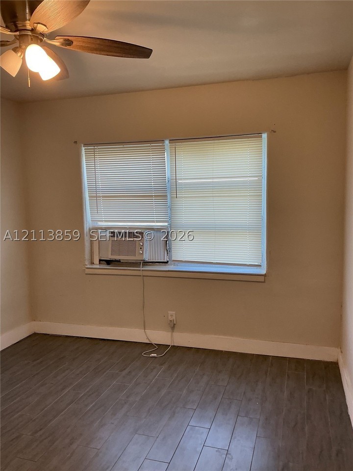 2222 Van Buren St #26 - Photo 5 of 11