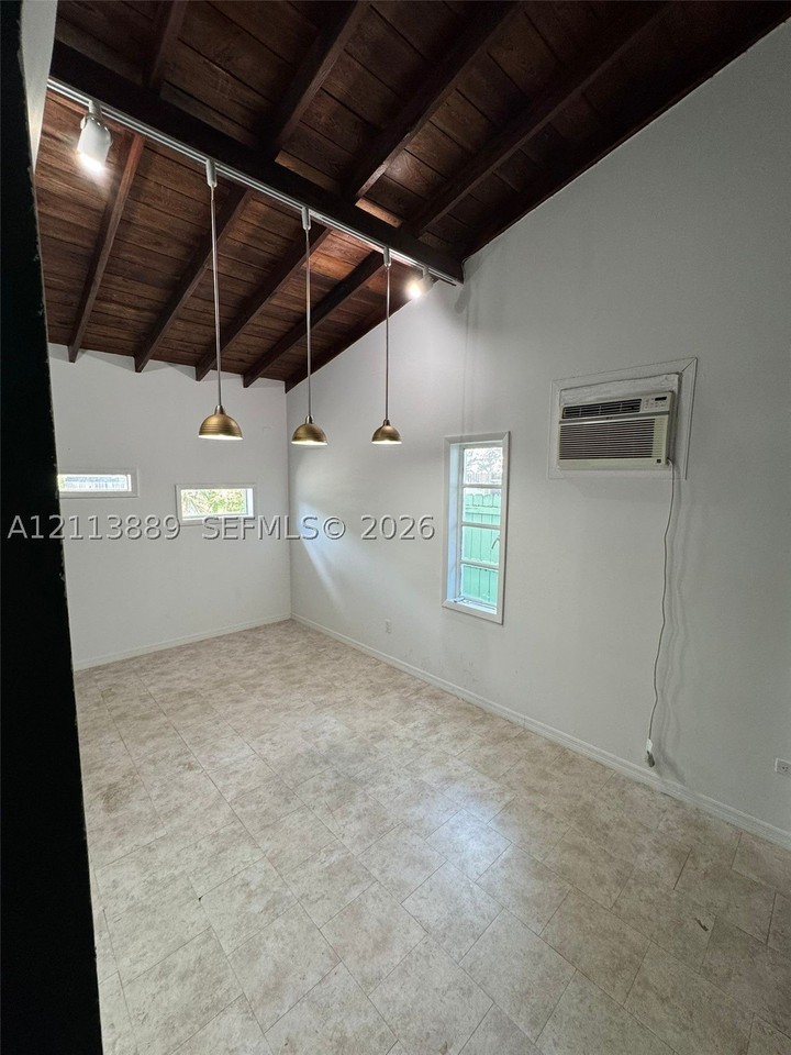 1247 Alton Rd - Photo 7 of 23