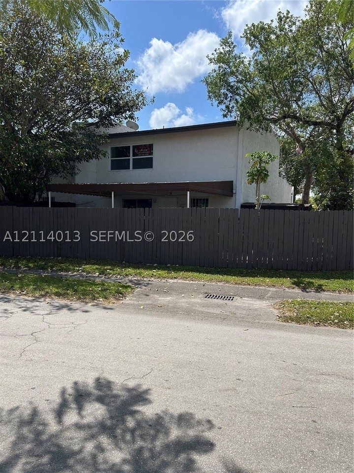 11005 Sw 70th Ter - Photo 6 of 50