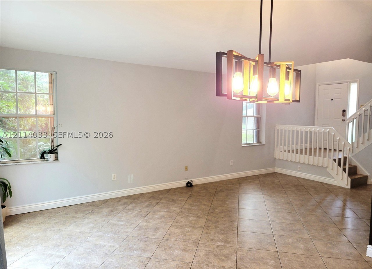 683 Nw 88th Dr - Photo 5 of 26