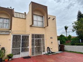 featured image of 1103 W 39th Ter #20