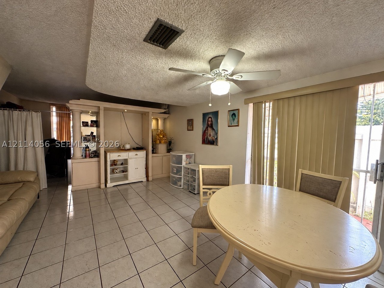 1103 W 39th Ter #20 - Photo 4 of 14