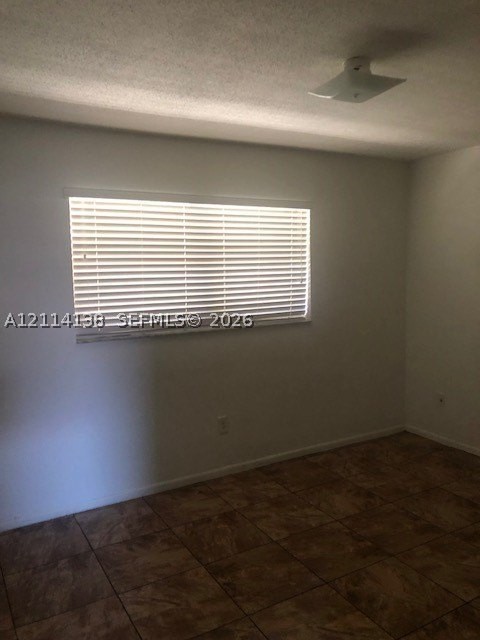 2323 Scott St - Photo 3 of 7