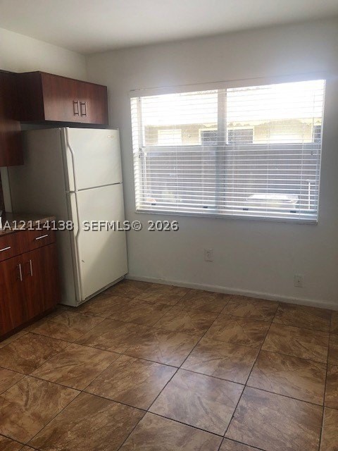 2323 Scott St - Photo 6 of 7