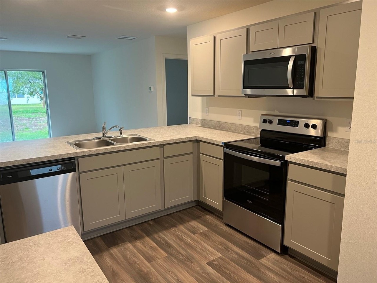 8 Portland Pl - Photo 2 of 42