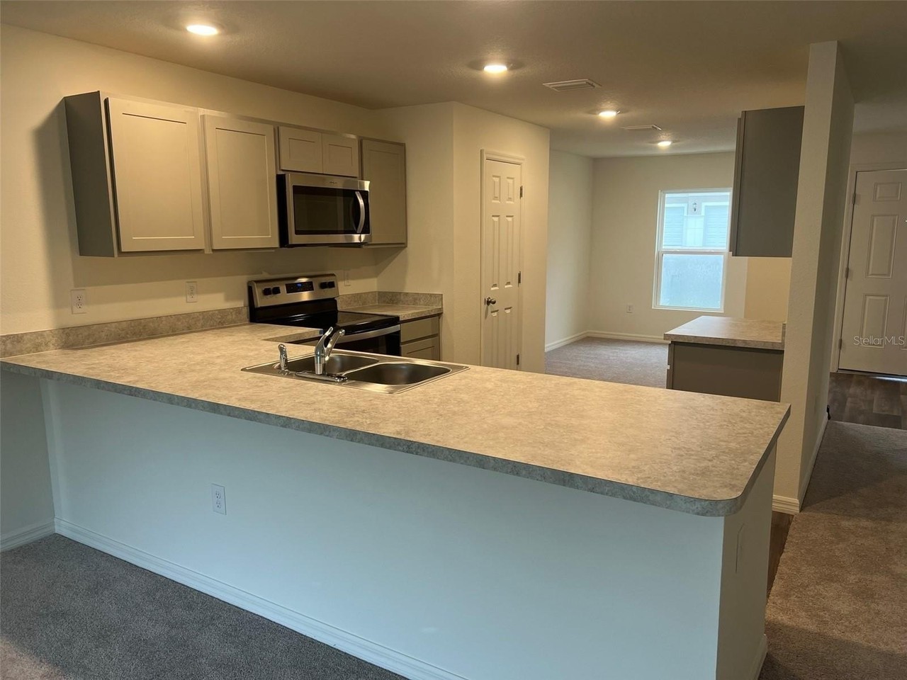 8 Portland Pl - Photo 3 of 42