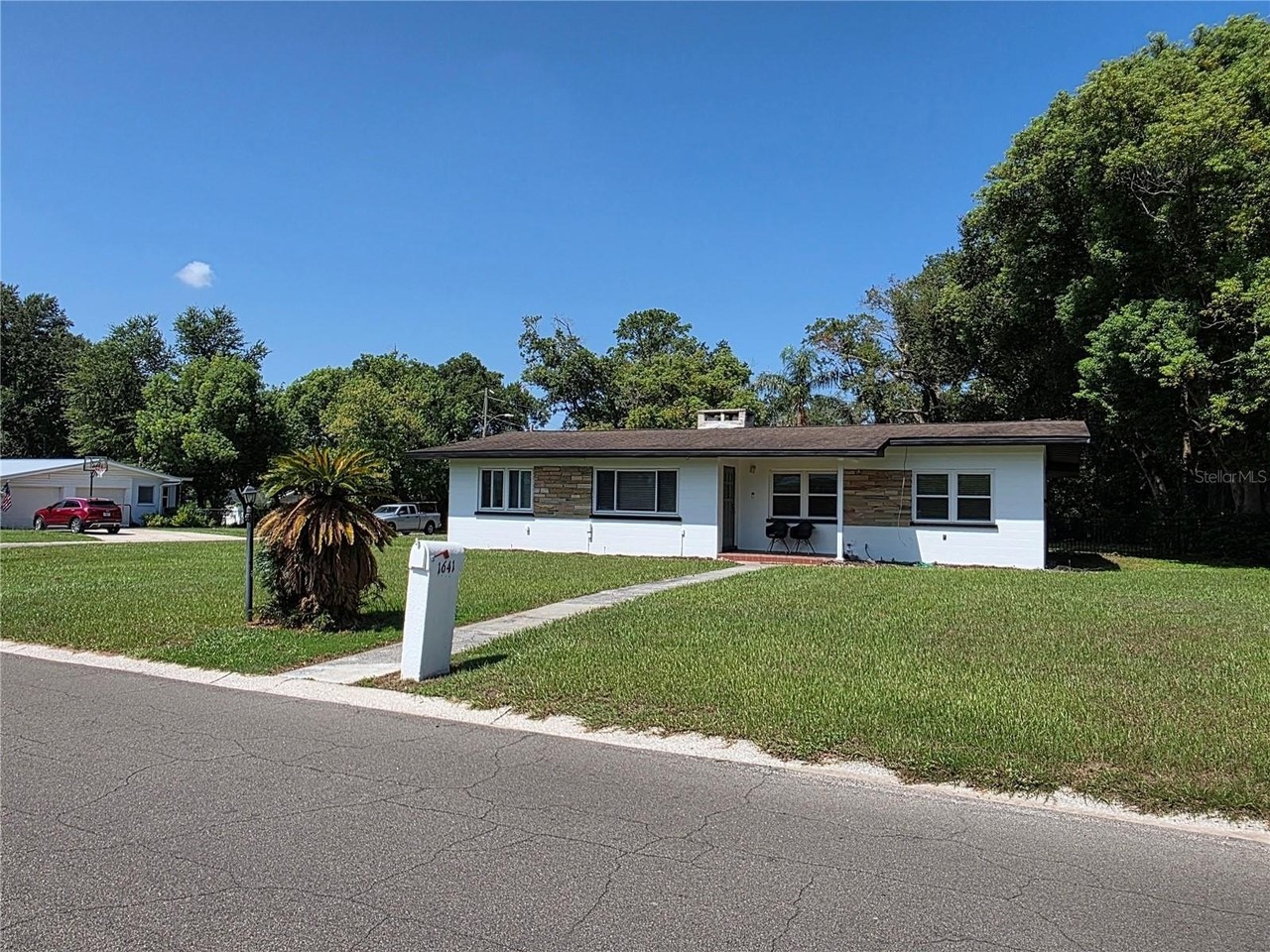 1641 Meadowbrook Ave - Photo 3 of 22