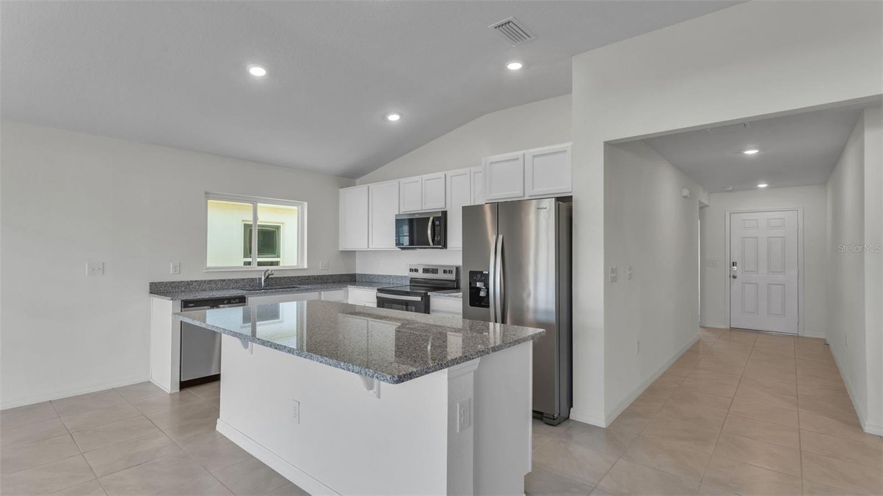 809 Wedgewood St - Photo 4 of 26