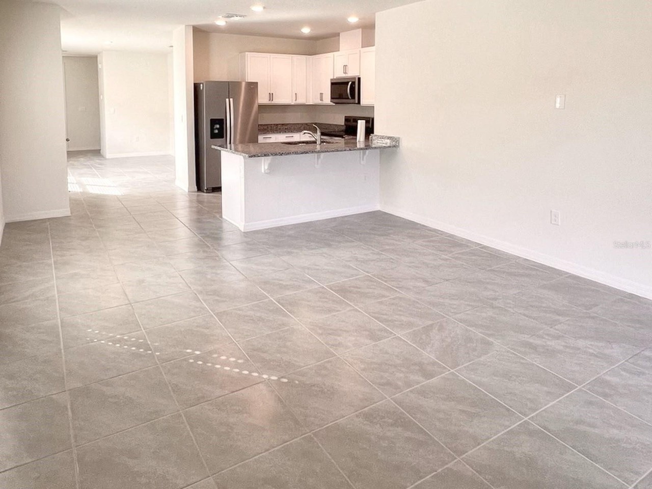 1015 Victoria Parc Ave - Photo 2 of 11
