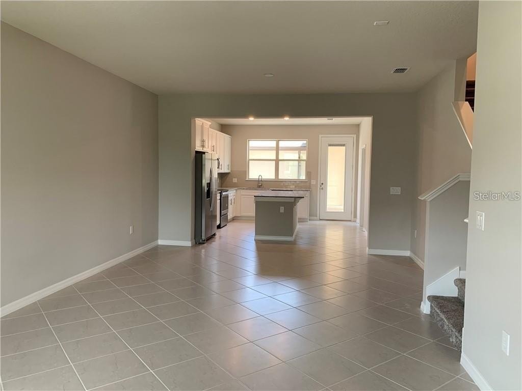 5023 Caspian St - Photo 5 of 11