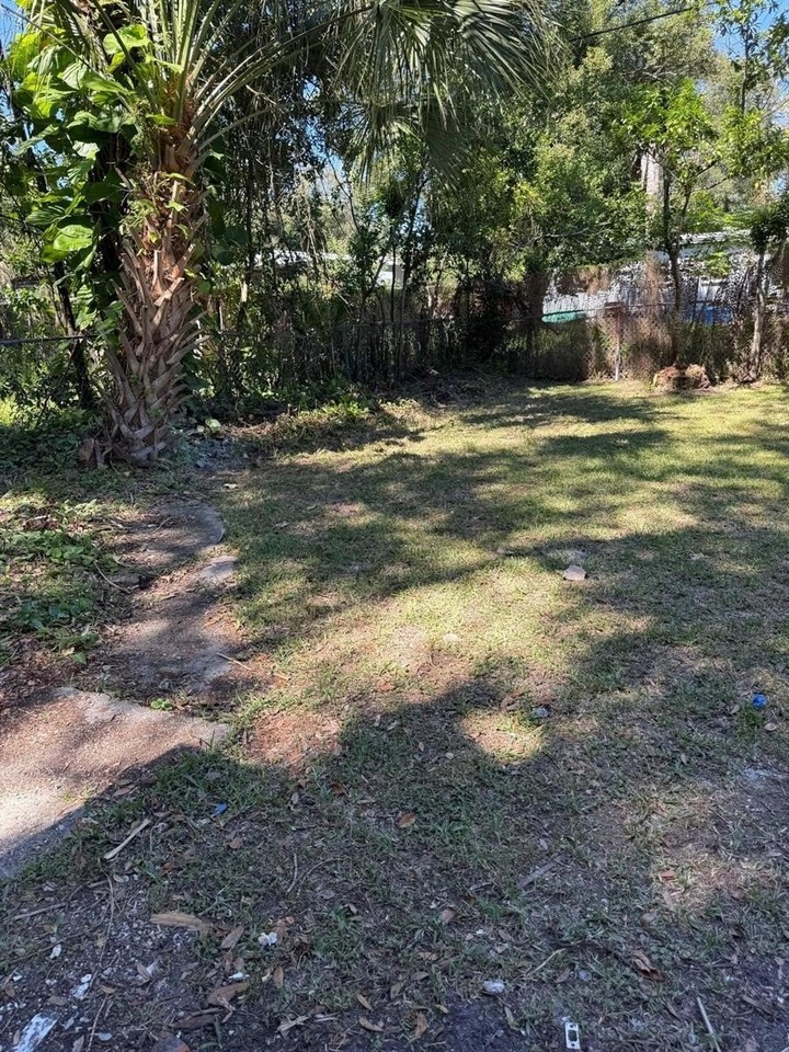 1912 E Hamilton Ave - Photo 4 of 17