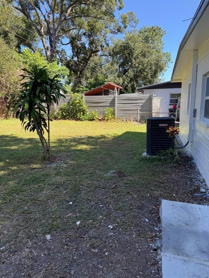 1912 E Hamilton Ave - Photo 5 of 17