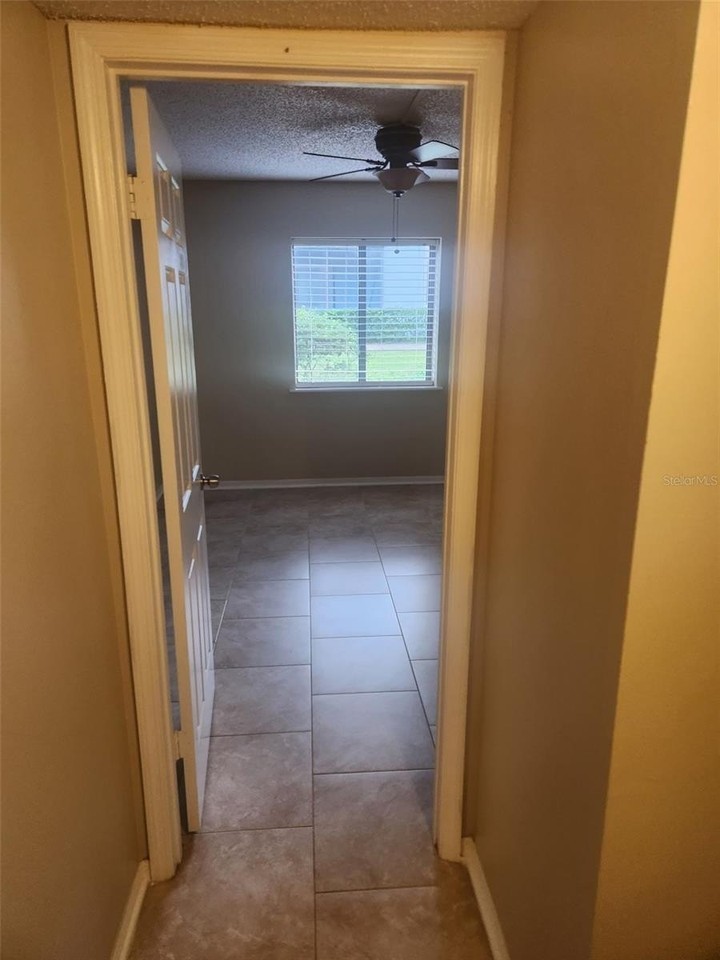 214 Riverbend Dr #102 - Photo 5 of 16