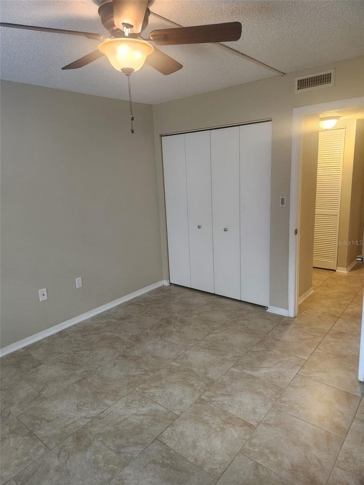 214 Riverbend Dr #102 - Photo 6 of 16