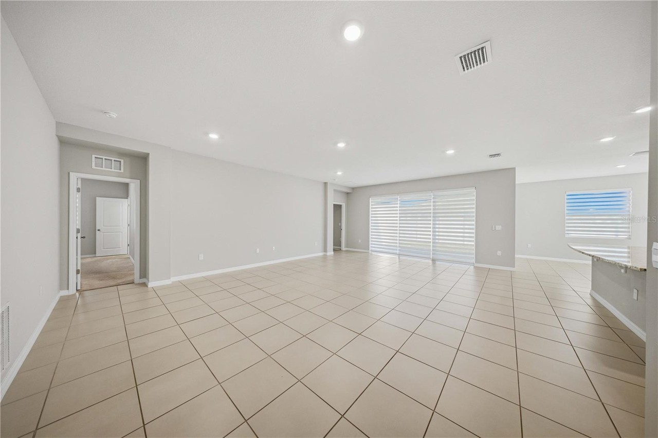 8227 Sw 59th Ter - Photo 5 of 32