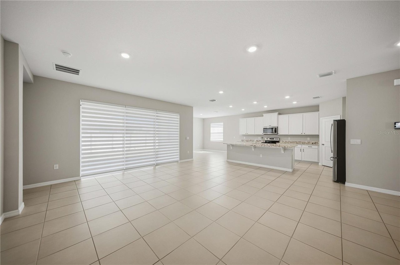 8227 Sw 59th Ter - Photo 6 of 32