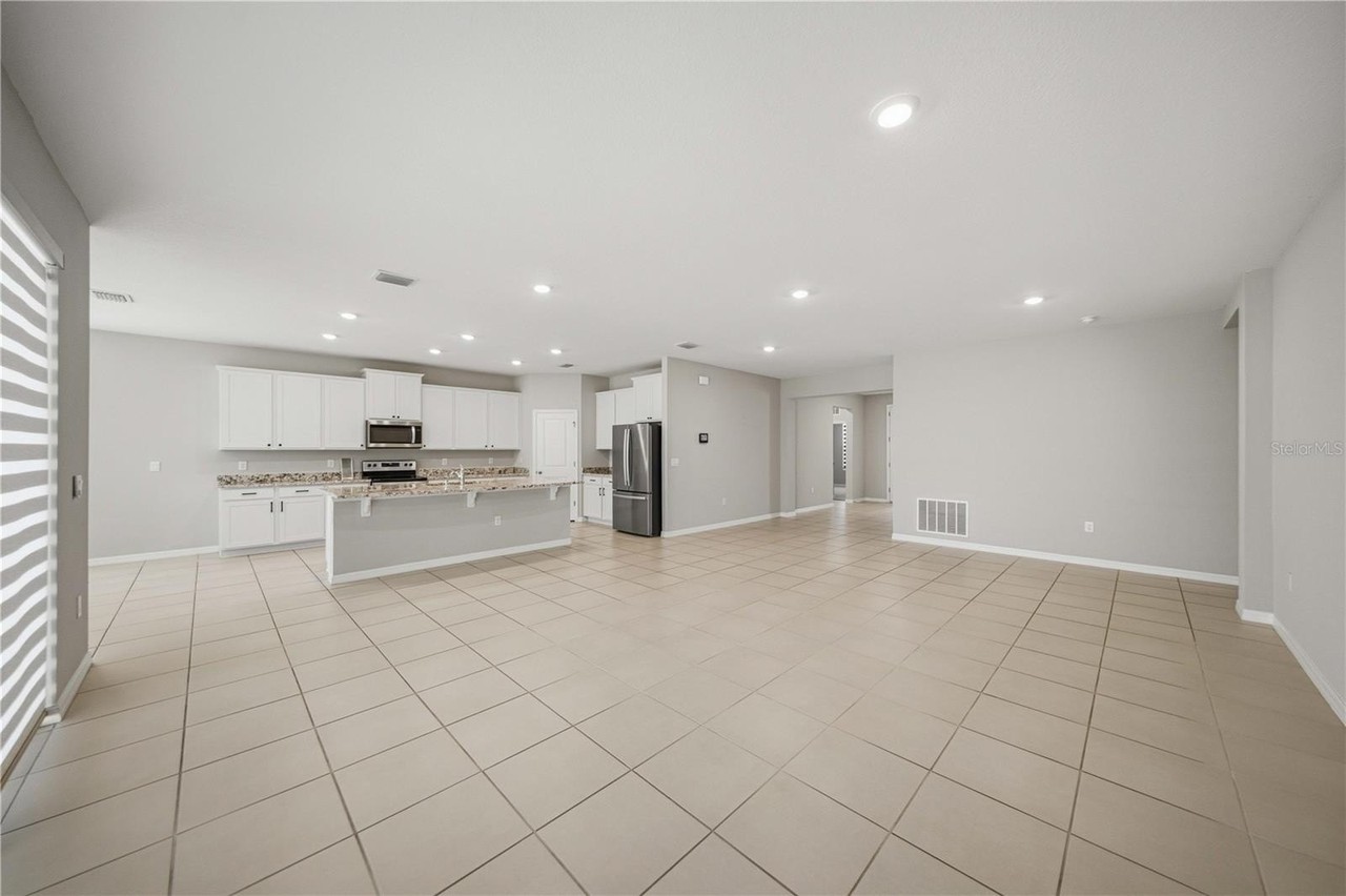 8227 Sw 59th Ter - Photo 7 of 32
