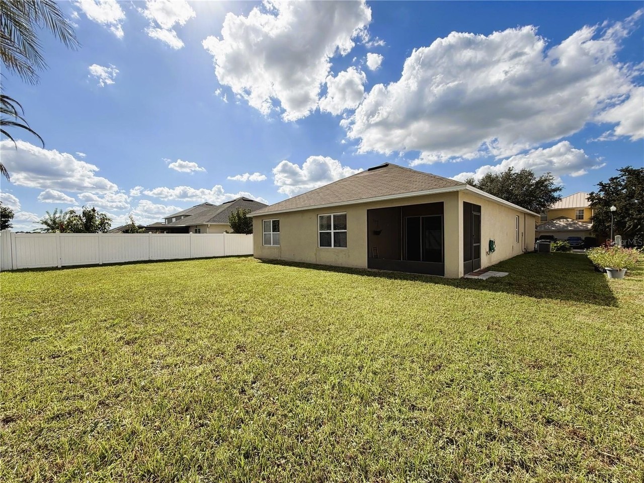 5722 Marsh Landing Dr - Photo 3 of 35