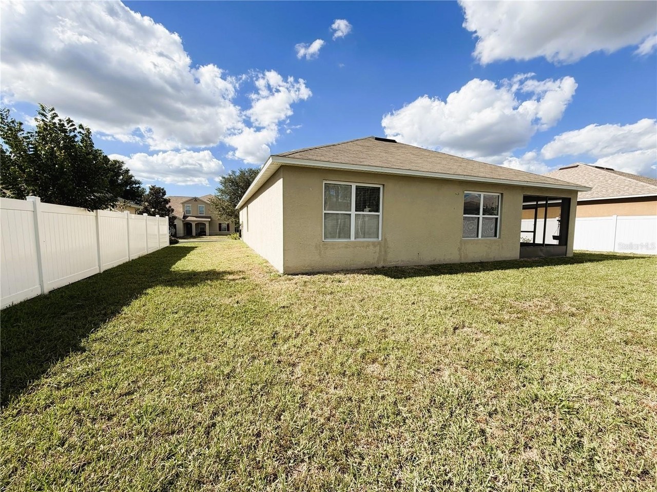 5722 Marsh Landing Dr - Photo 4 of 35