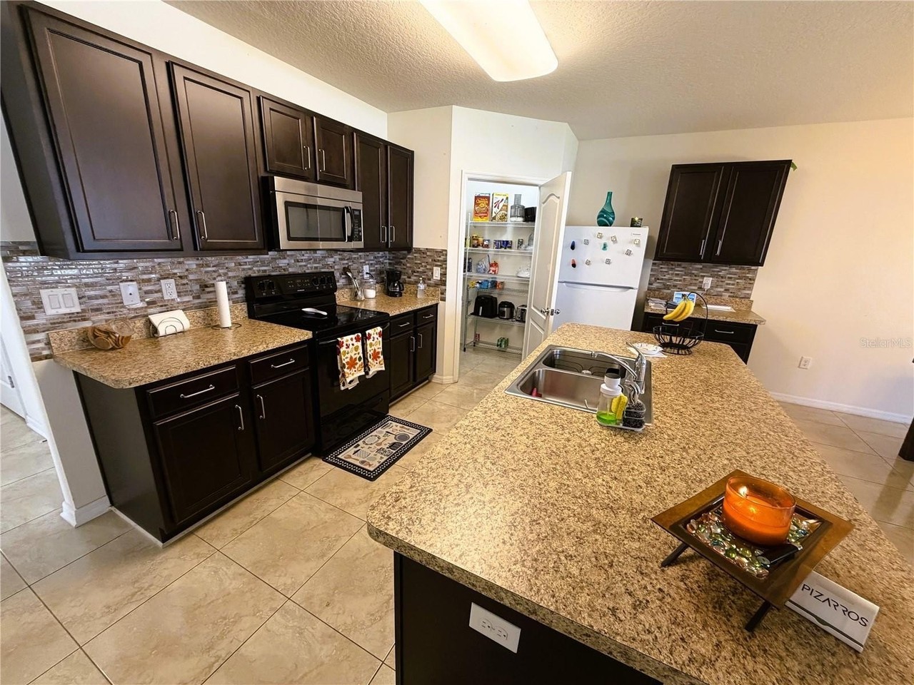 5722 Marsh Landing Dr - Photo 5 of 35