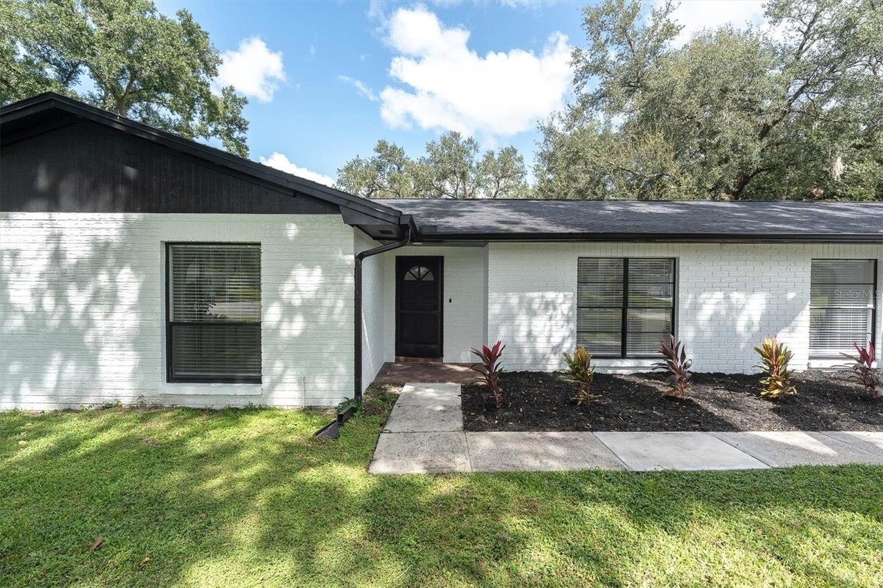 2210 Wallwood Pl - Photo 3 of 44