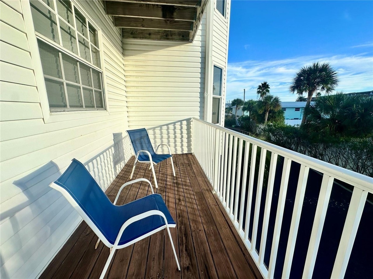 135 Shoals Cir - Photo 4 of 50