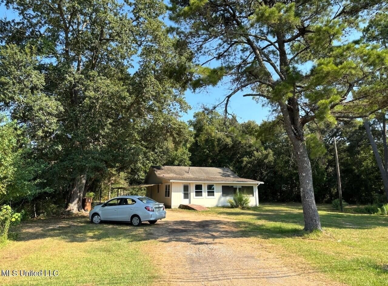 20260 28th St - Photo 2 of 14
