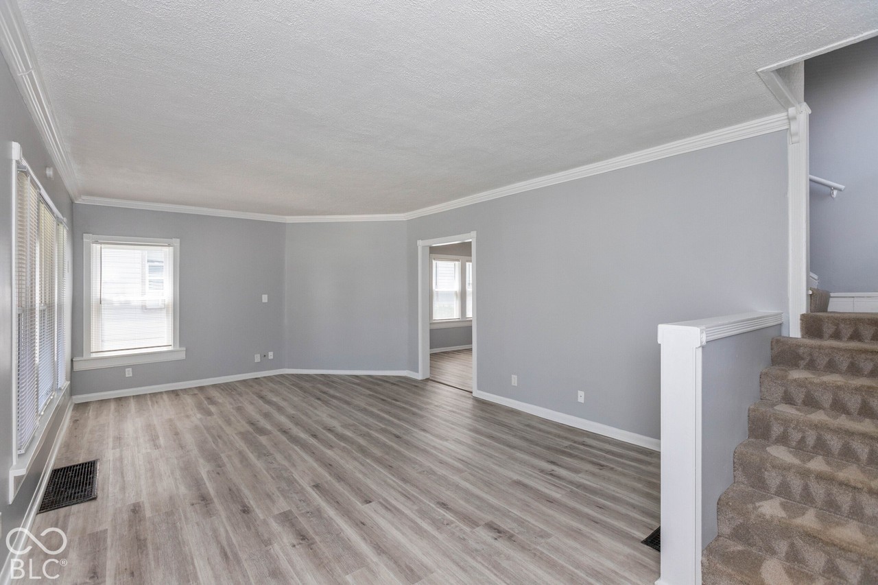 66 N Ewing St - Photo 4 of 25