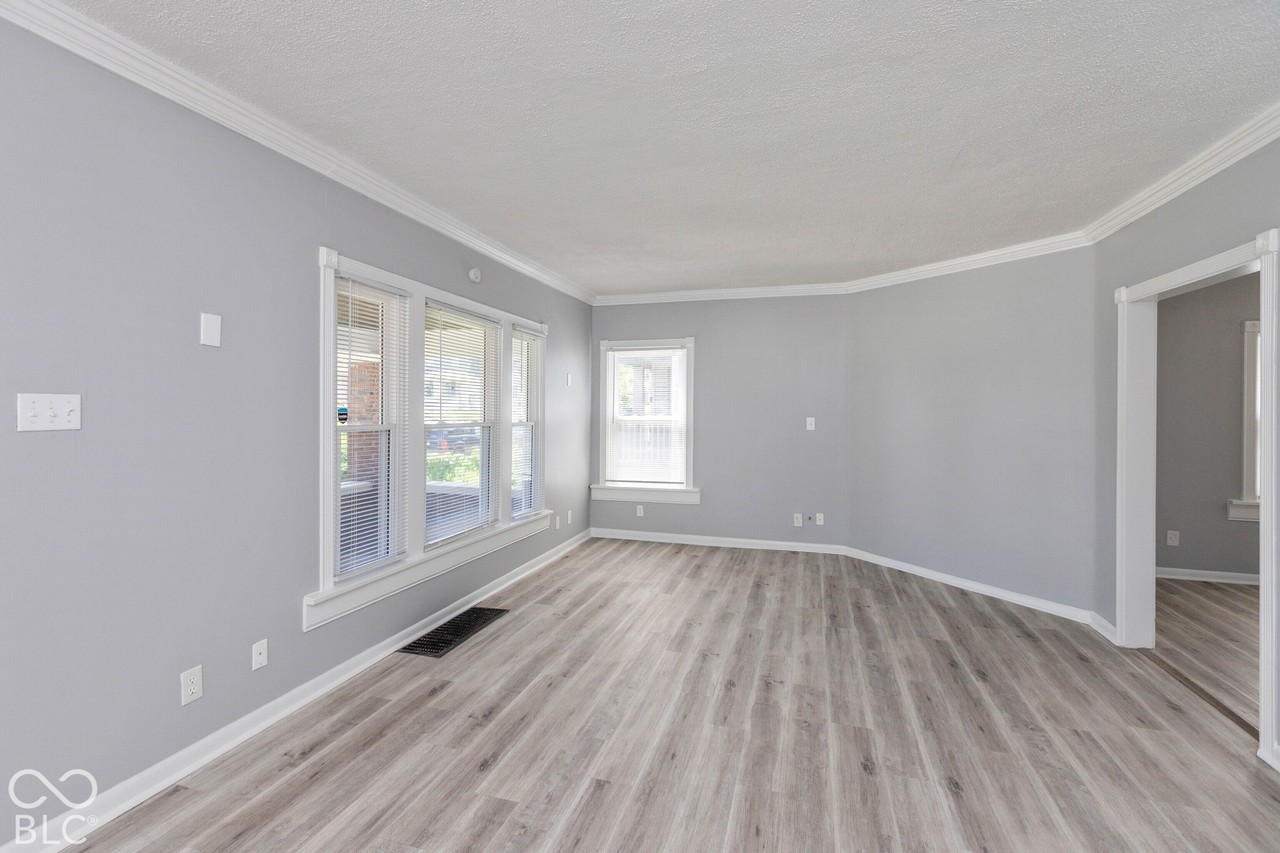 66 N Ewing St - Photo 5 of 25