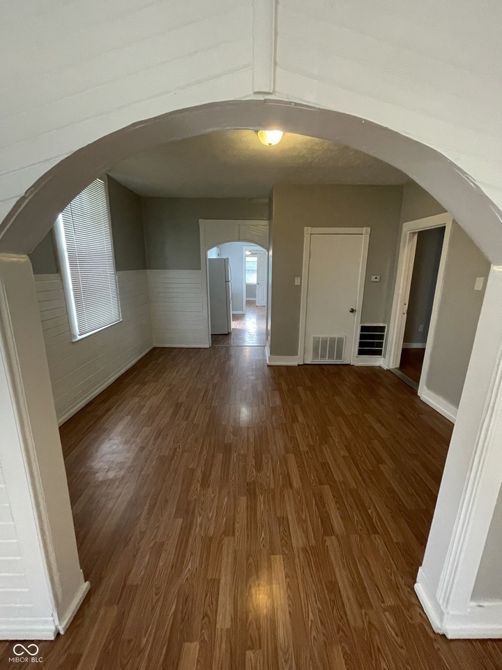 2631 Southeastern Ave - Photo 4 of 22
