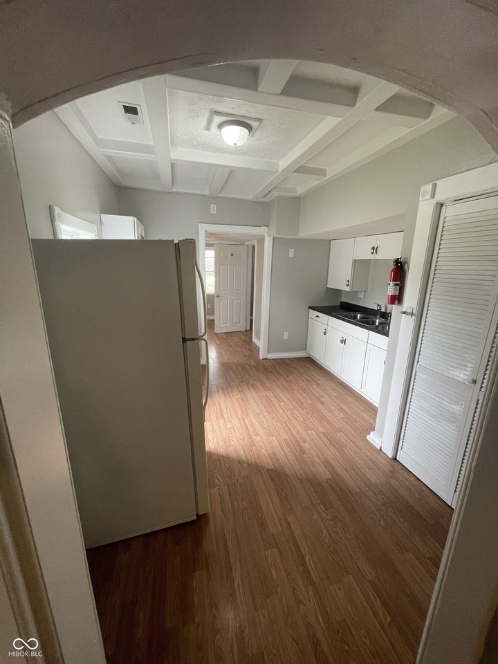 2631 Southeastern Ave - Photo 6 of 22