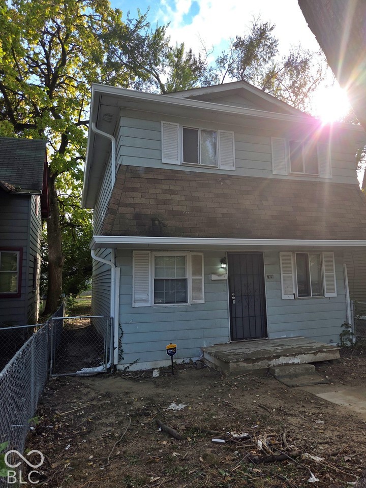 769 W 26th St - Photo 3 of 18