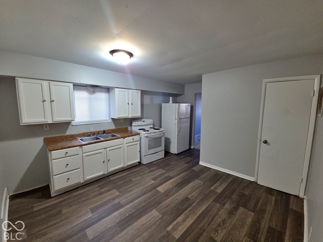 769 W 26th St - Photo 6 of 18