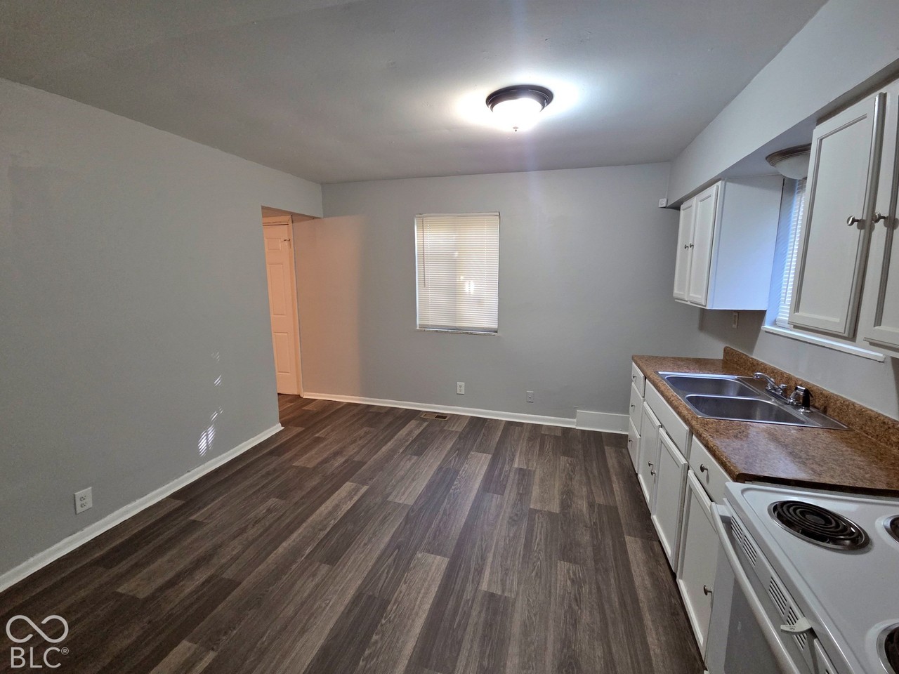 769 W 26th St - Photo 7 of 18