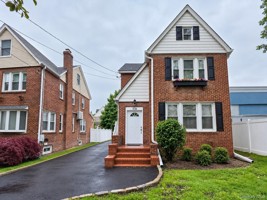 featured image of 576 Liberty Ave