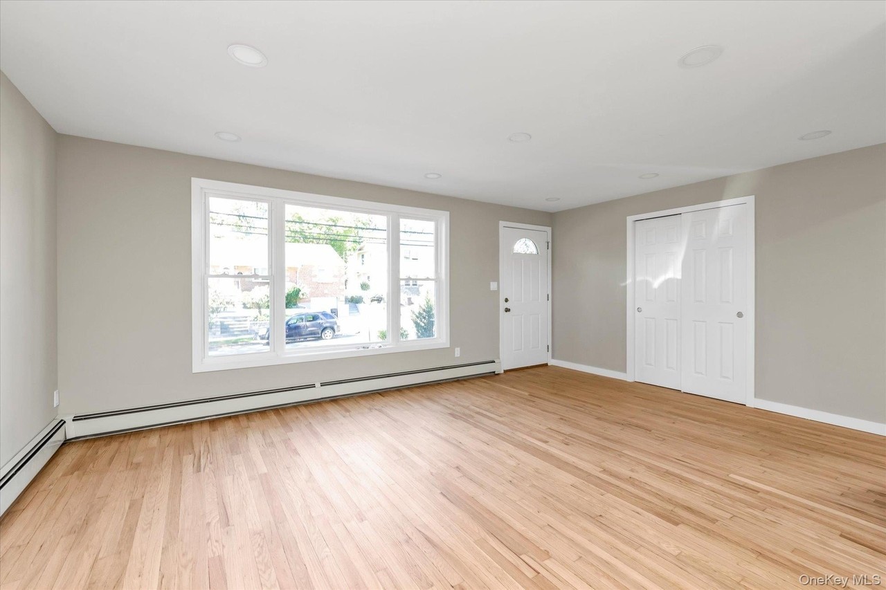 16 Marwood Rd N #1 - Photo 2 of 14