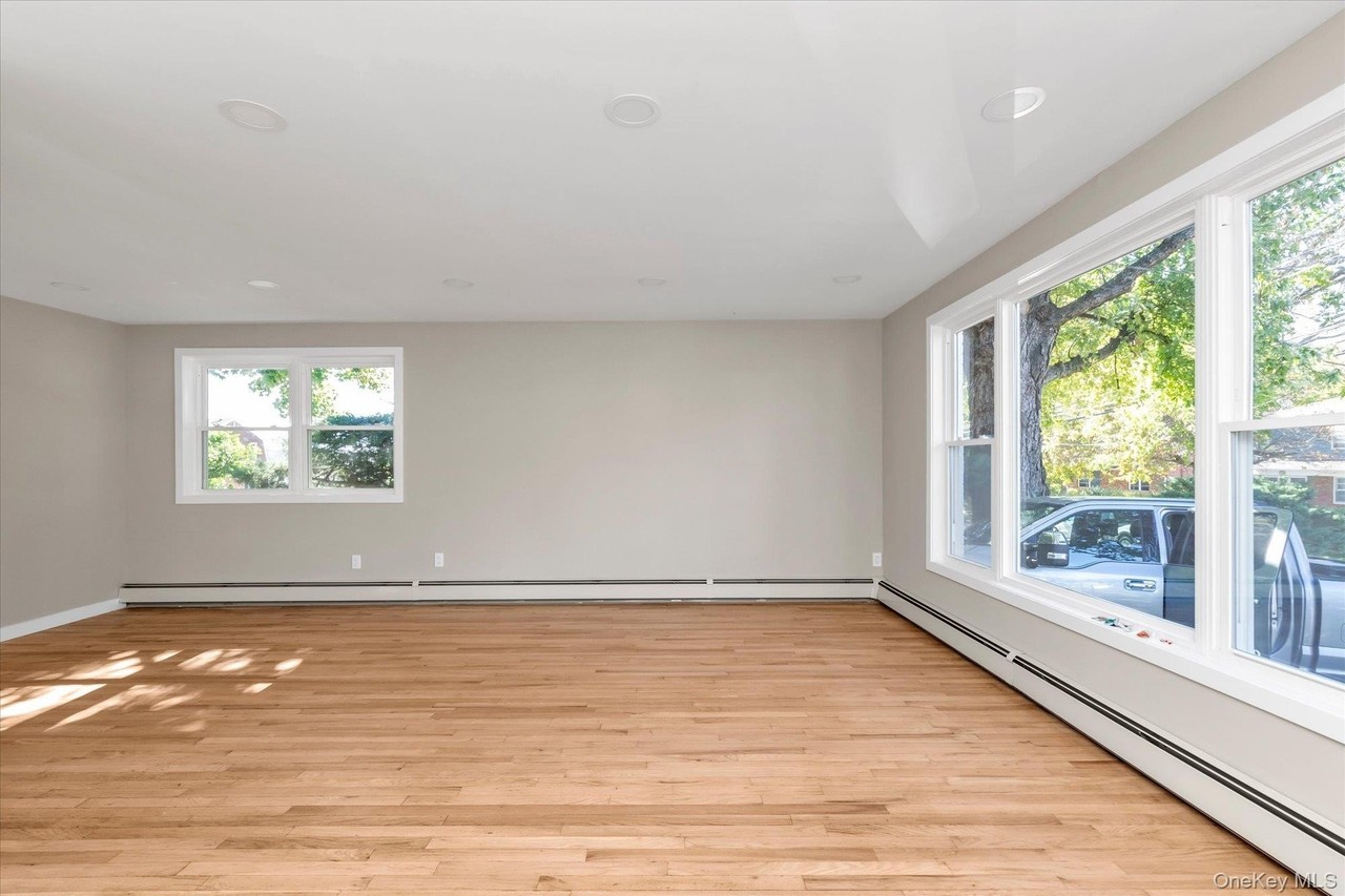 16 Marwood Rd N #1 - Photo 3 of 14