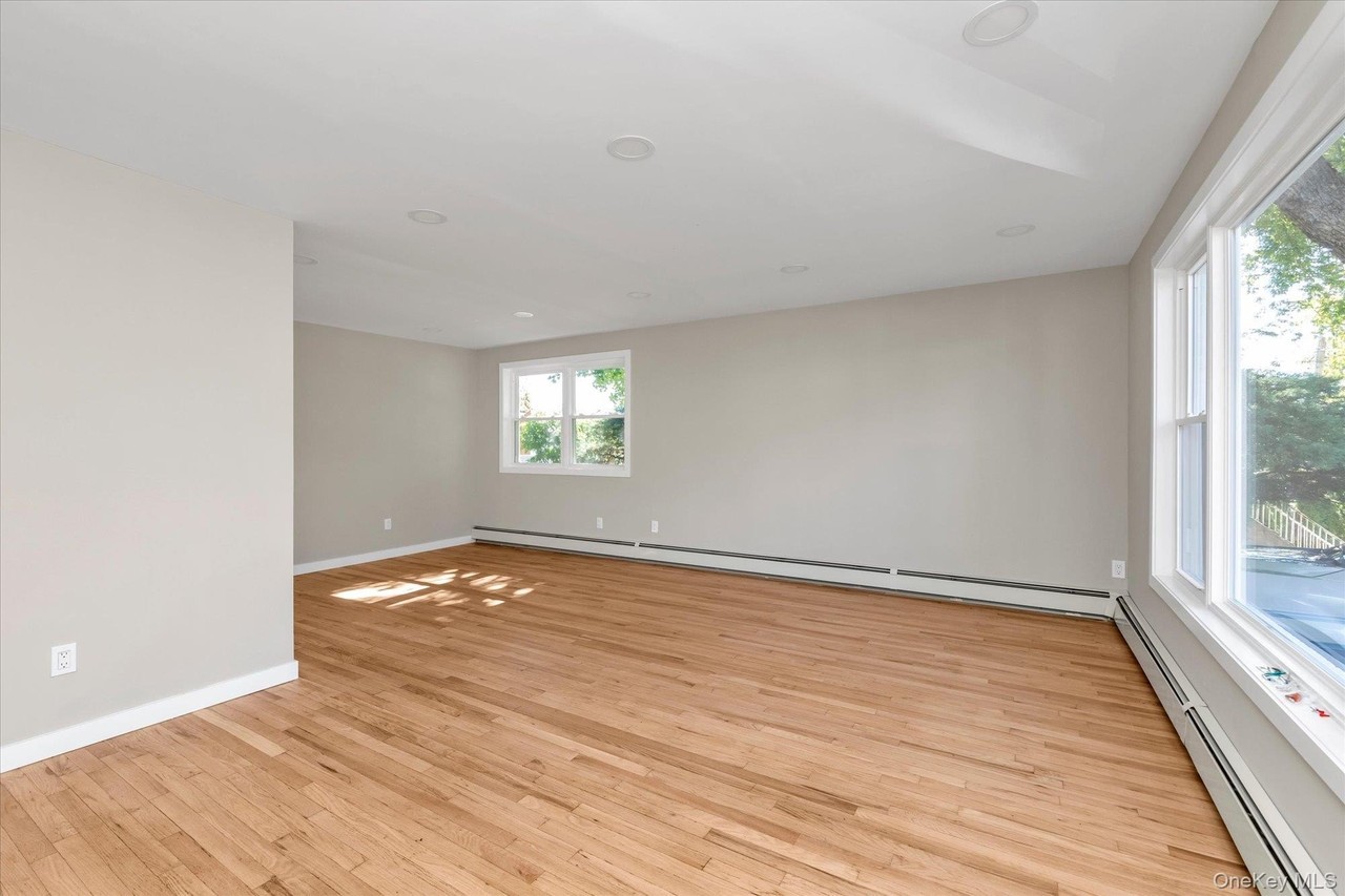 16 Marwood Rd N #1 - Photo 4 of 14