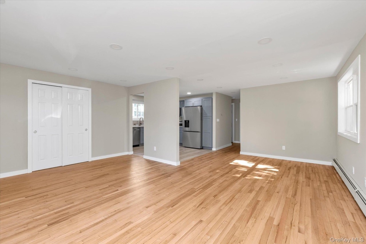 16 Marwood Rd N #1 - Photo 5 of 14