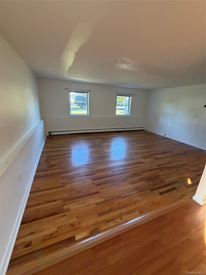 49 Garfield Ave - Photo 3 of 9