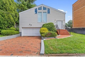 featured image of 15 Church St