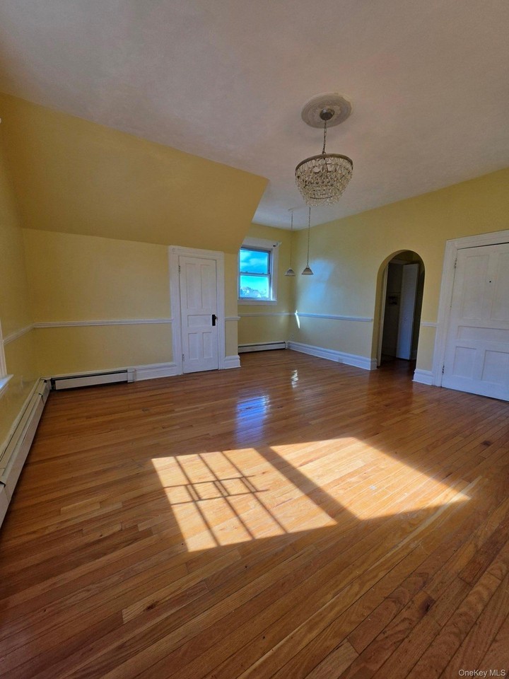 149 Chester St - Photo 3 of 16