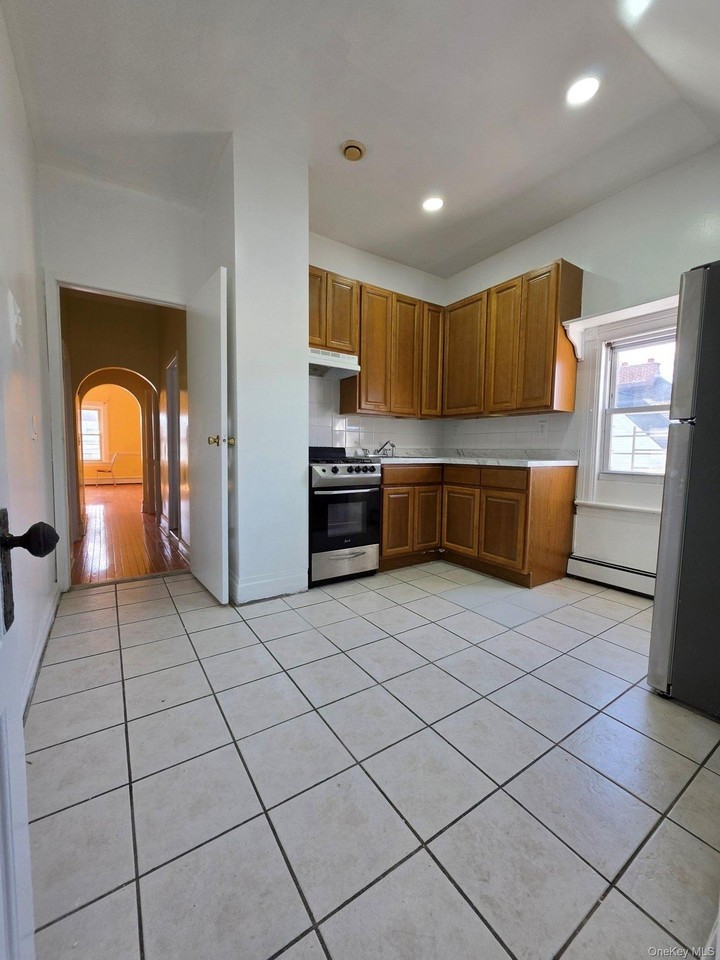 149 Chester St - Photo 7 of 16