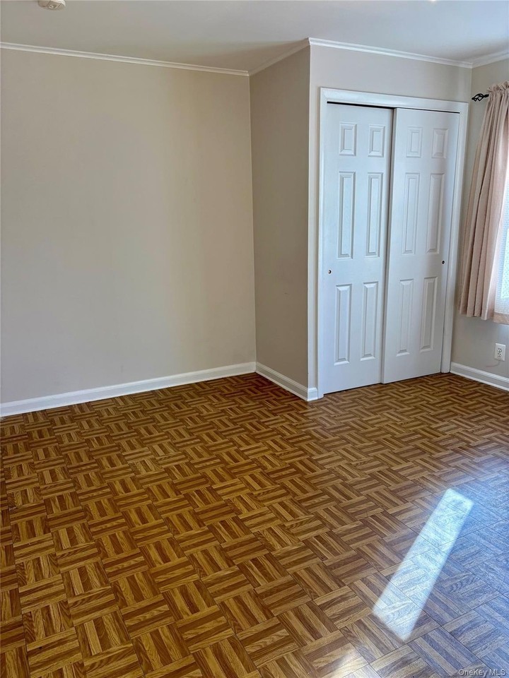 45 Valley Rd - Photo 4 of 10